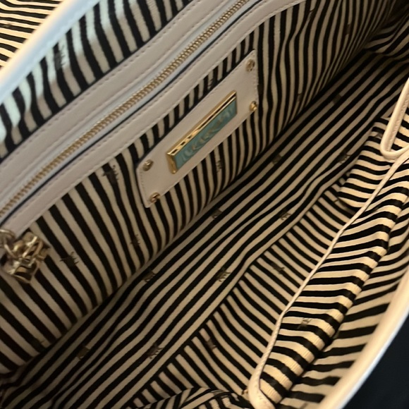 L.A.M.B Leather Messenger Shoulder Bag - Picture 9 of 15